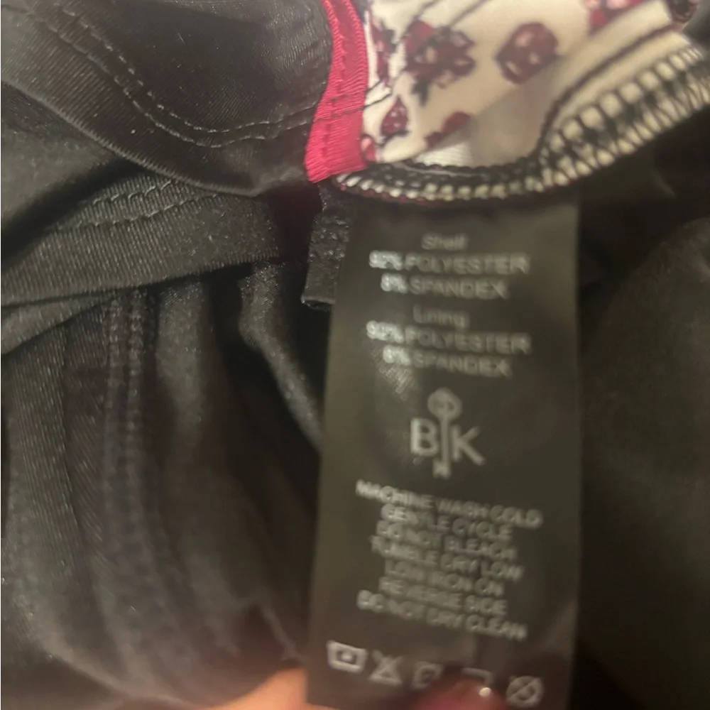 Belyn Key Mia Skort Onyx Floral Print XS Retail $110 - Picture 5 of 5